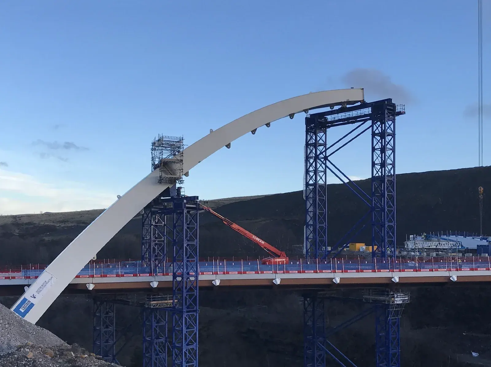 Brynmawr Gateway Arch · temporary trestle support